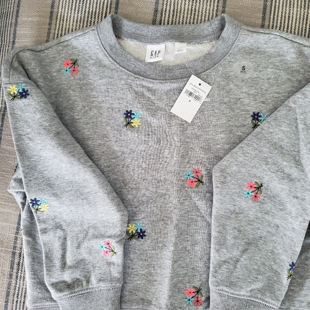 Embroidered cropped gap kids sweatshirt